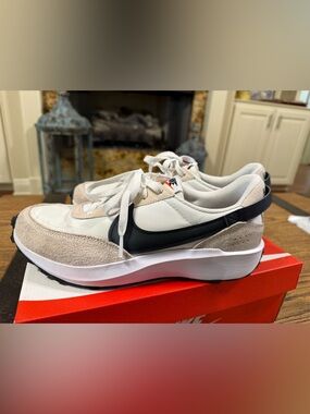 Nike Women’s White Black & Beige Waffle Debut Sneakers